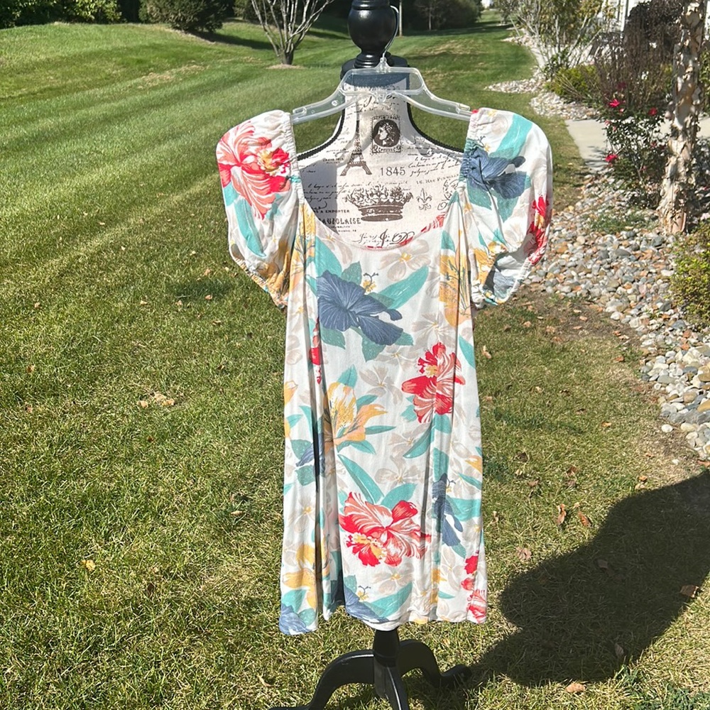 NWOT O’Neill multi colored patterned short sleeve dress with floral print.